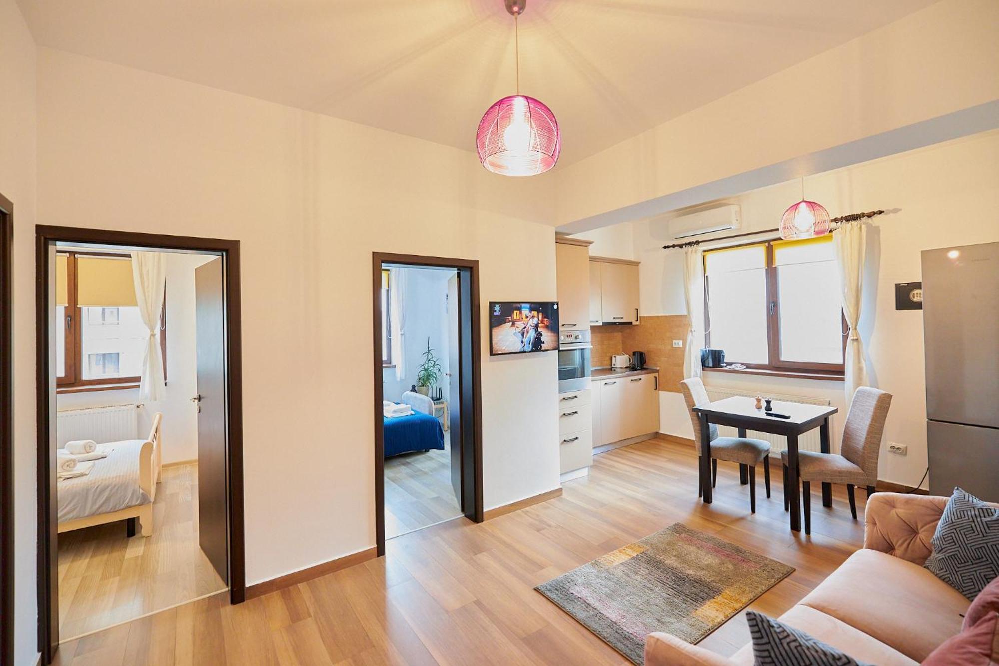 Cozy 3 Bedroom Apartments In Centre Of Iasi Palas Mall Εξωτερικό φωτογραφία