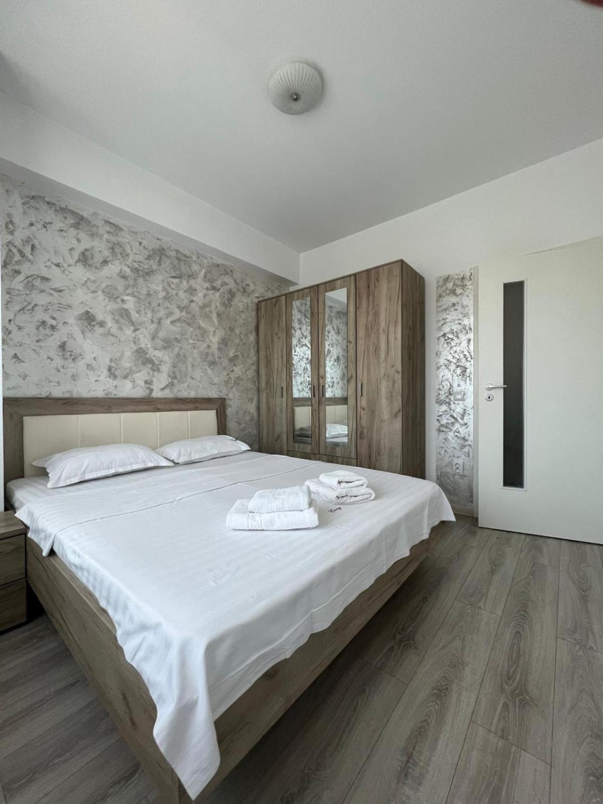 Cozy 3 Bedroom Apartments In Centre Of Iasi Palas Mall Εξωτερικό φωτογραφία